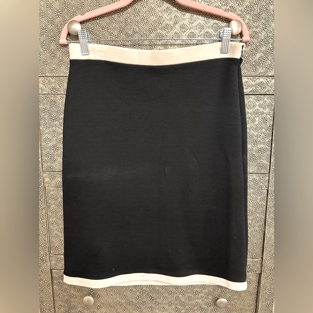 MODA INTERNATIONAL Black Skirt